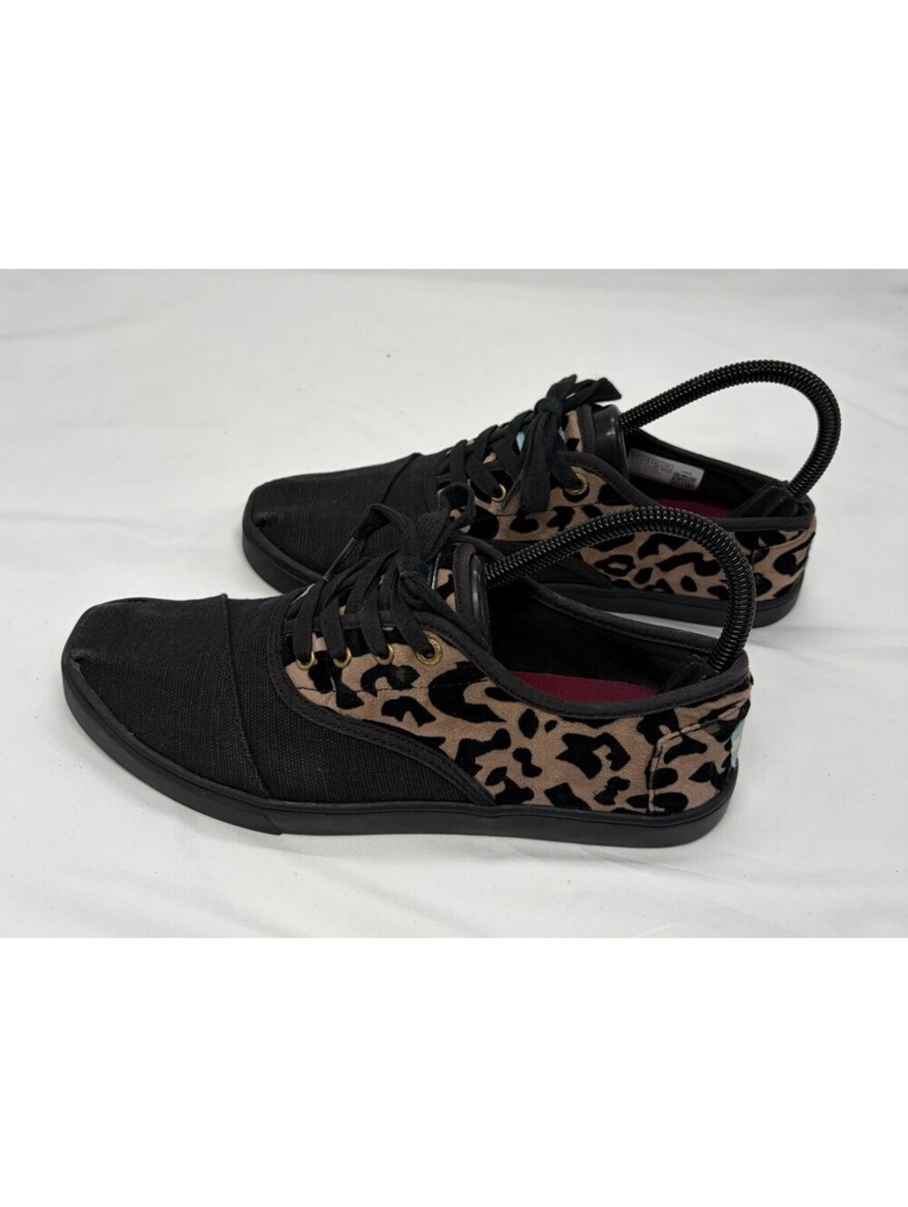 Toms Cordones Sneakers In Black And Leopard Print Women’s Size 7.5